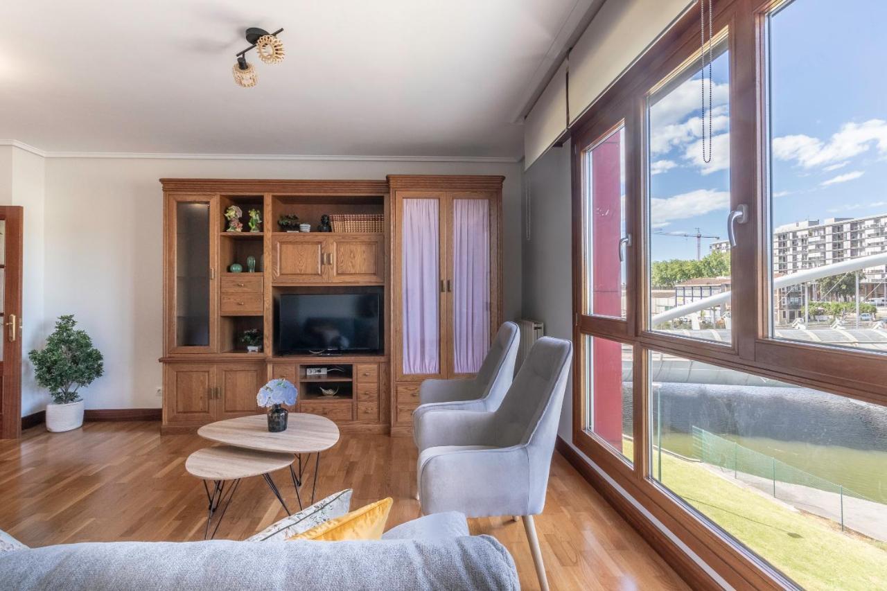 Confort Junto A La Ria De Barakaldo Exteriör bild