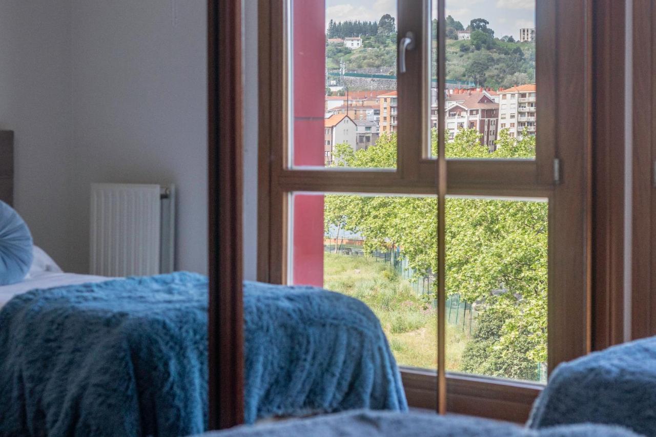 Confort Junto A La Ria De Barakaldo Exteriör bild