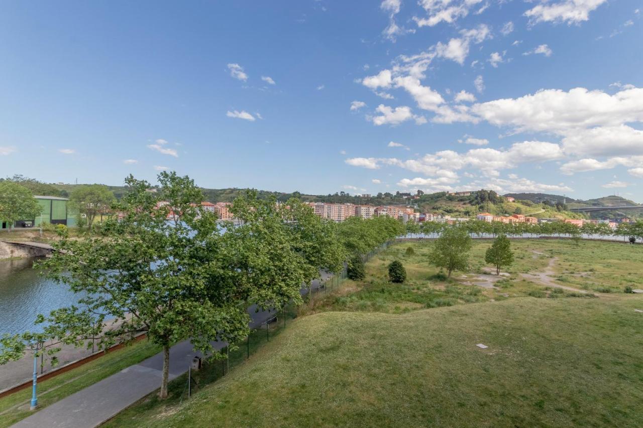 Confort Junto A La Ria De Barakaldo Exteriör bild